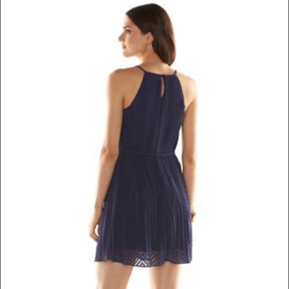 ELLE Dress Pleated Trapeze Sleeveless Crewneck Spaghetti Straps Peach Sizes M L - Picture 2 of 3